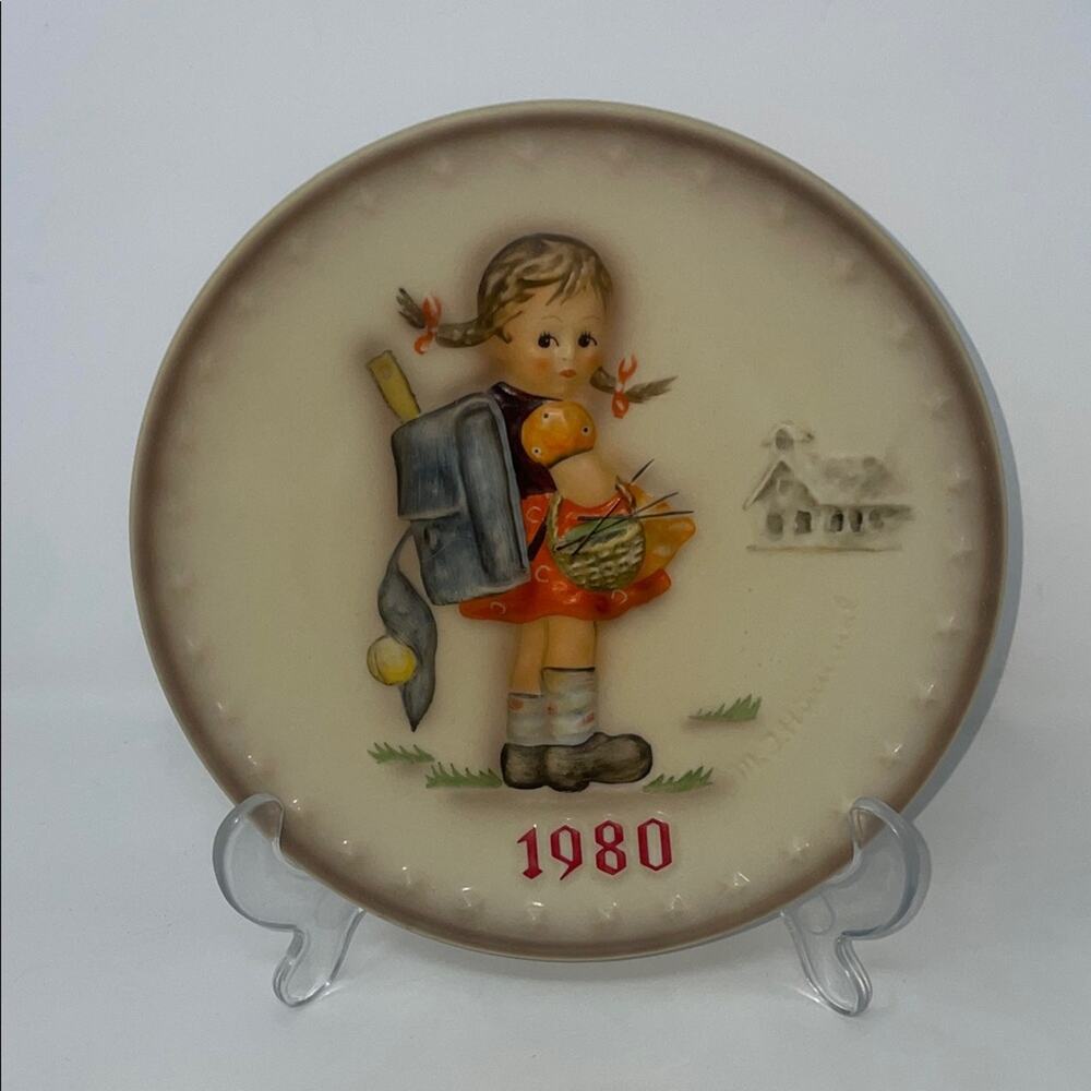 Vintage Hummel "School Girl" 1980 Tenth Annual Collector Plate